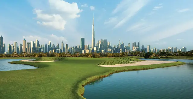 Golf Place, golf course and skyline view